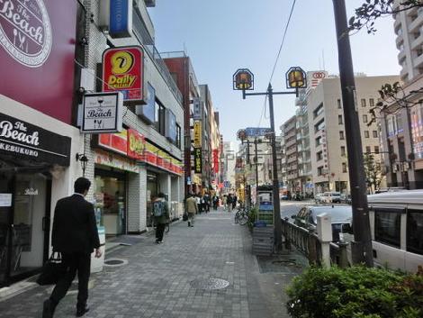 前面道路池袋駅方面