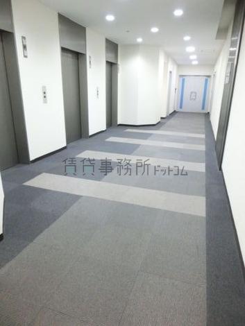 乗り場前