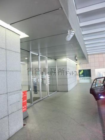 車両が乗り入れられるようになっています