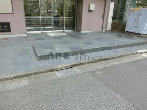 正面玄関