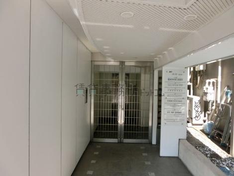 お洒落な正面玄関