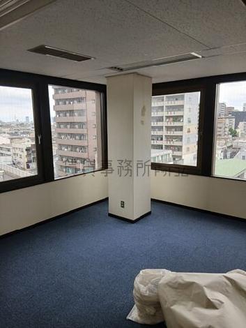 長原ビルの室内