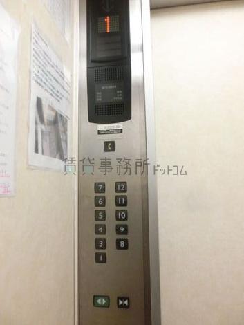 エレベーター内の操作面
