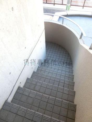 丸みのある踊り場