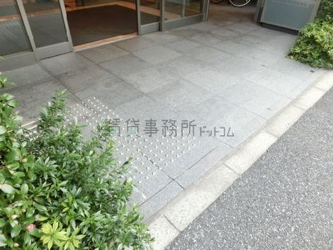 フラットな床面