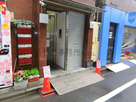 正面玄関
