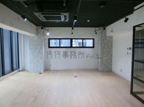 SNT八丁堀ビルの室内