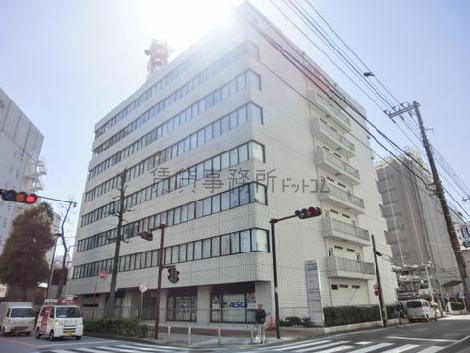 サイドにバルコニーがあります