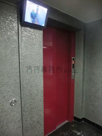 9人乗りエレベーター
