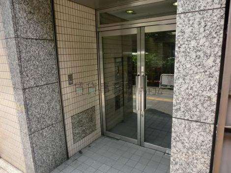 手動のガラス扉