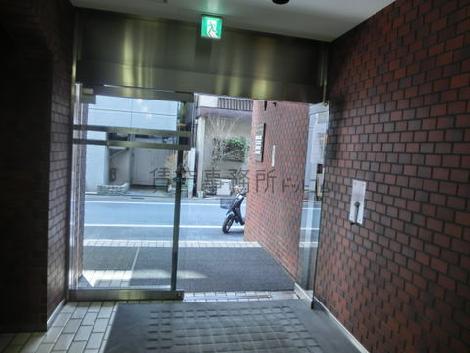 ガラス扉です