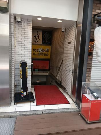 地下出入り口