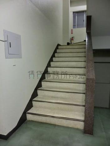 内階段です