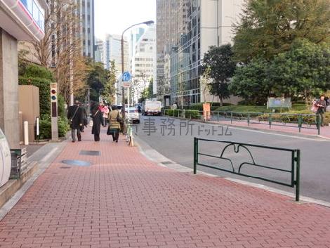 レンガの敷かれた歩道です