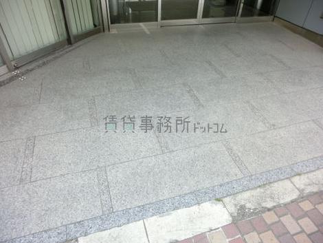 フラットな床面