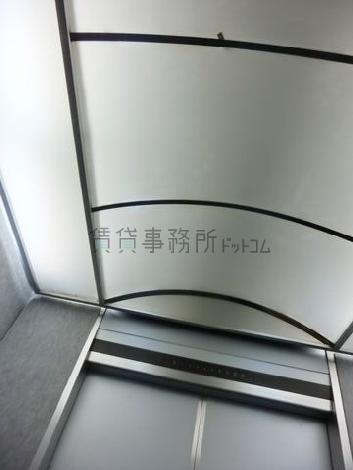 カーブを用いた天井