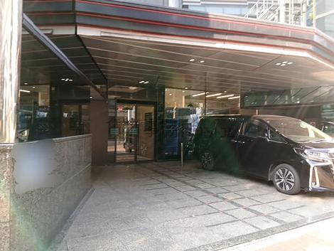 正面玄関