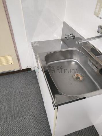 皆藤ビルの給湯室