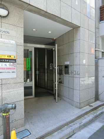 正面玄関