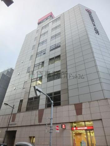 エントランス側の外観
