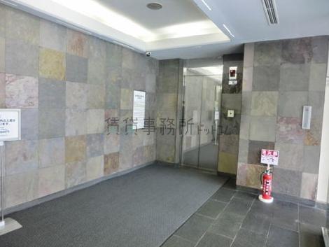 様々な色を使ったお洒落な壁面