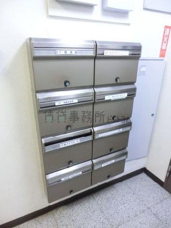 共用エリア内に設けられたポスト