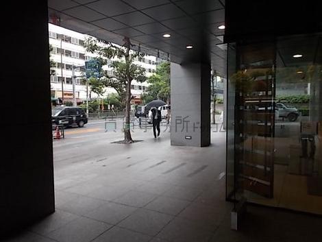 正面玄関