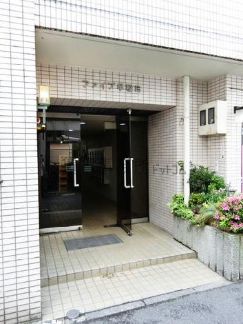 正面玄関