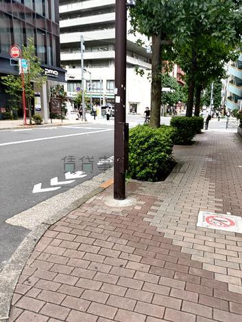 新宿通りもすぐです