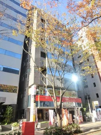 石造りで印象の良い外観です