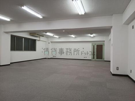 興亜第二ビルの室内