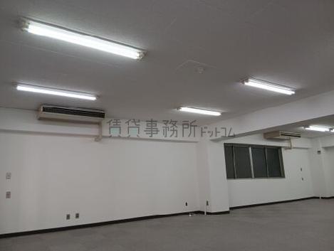 興亜第二ビルの室内