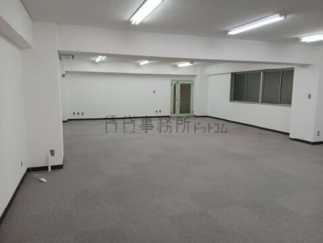 興亜第二ビルの室内