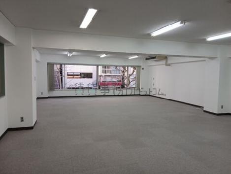 興亜第二ビルの室内