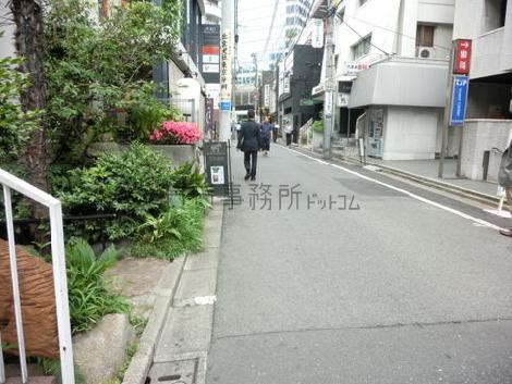 六本木通り方面