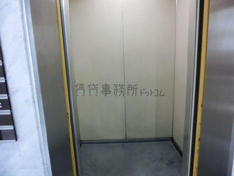 エレベーター内部の様子