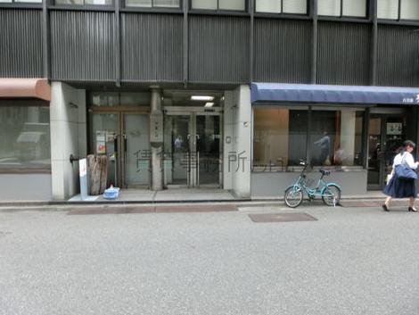 正面玄関