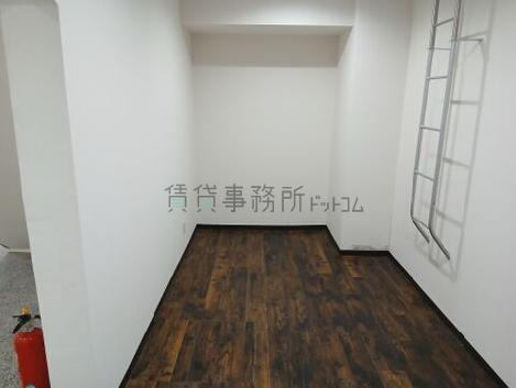芝パークビルの室内