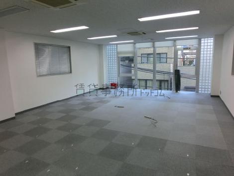 右側からの室内