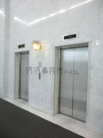 ２基配列されています