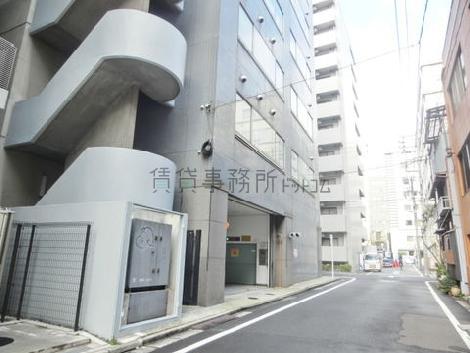 比較的静かな通りです