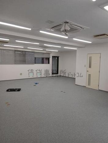 東郷パークビルの室内