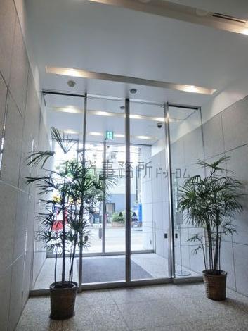 風除室を兼ねた2重扉