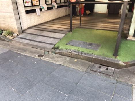 正面玄関