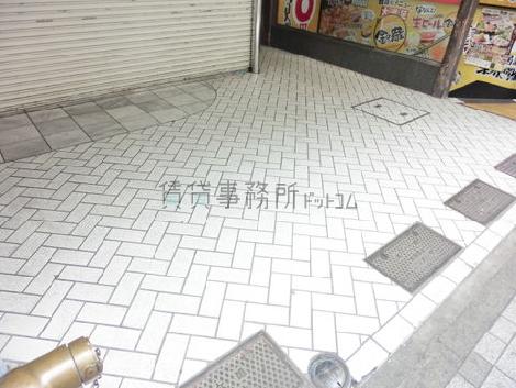 フラットな床面