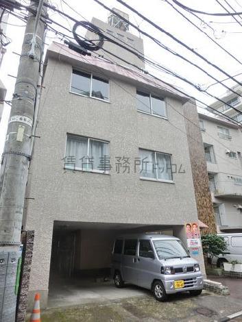 ビル正面の様子です