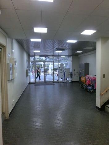 縦横が広いエントランスです