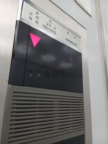 エレベーター24名乗り