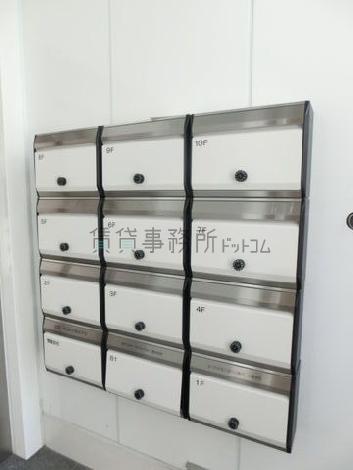 共用エリア内に用意されたポスト