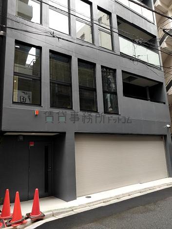 建物の裏側